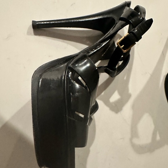 Iconic Saint Laurent Tribute Black Patent Strappy Sandal - Picture 5 of 10